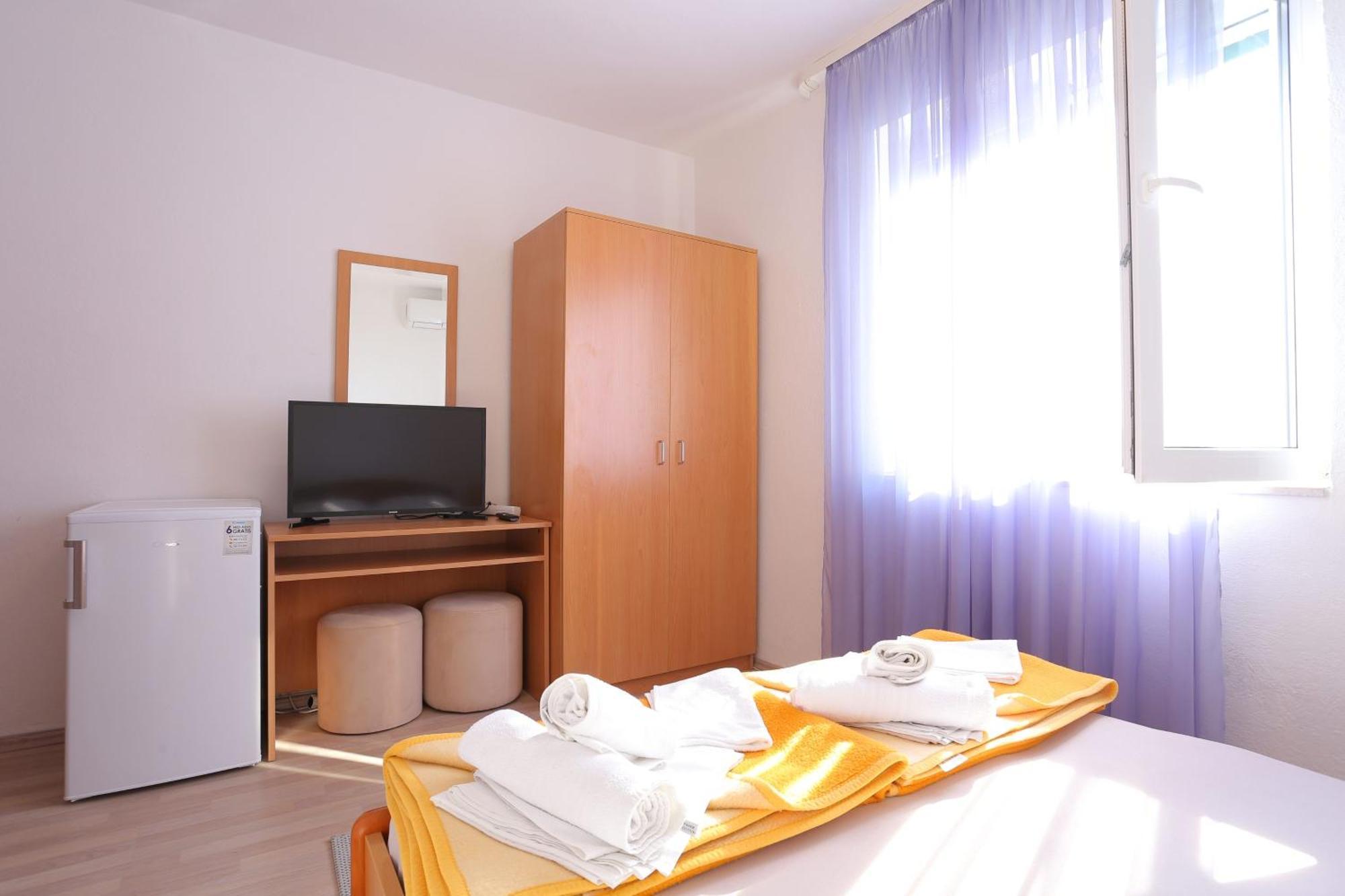 Double Room Tucepi 5263D Buitenkant foto